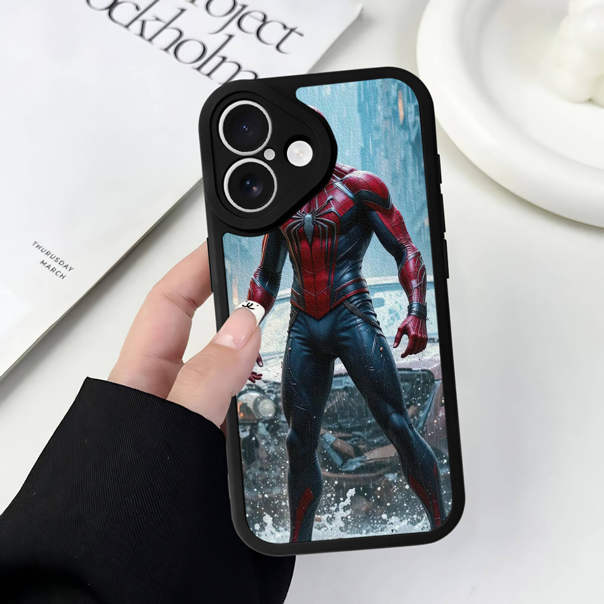 Spider Man スパイダーマン 【iPhone 16シリーズ対応】シリコンスマホケース（レザー調） 材質：シリコン